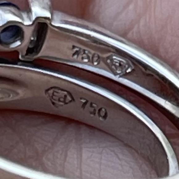 18K 750 Natural Sapphire 💙 & Emerald Cut Diamond 💎 Ring Set Appraisals $4720 - Picture 10 of 13